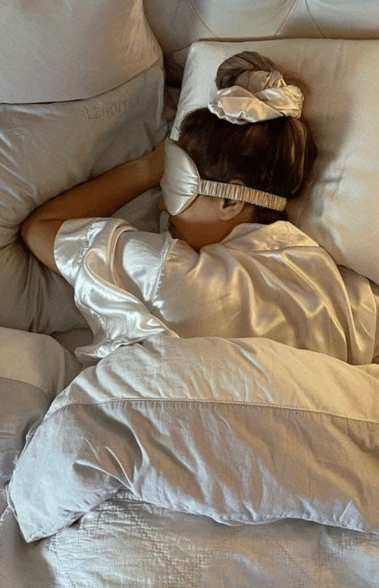 The Magnesium Magic: How Sprays and Bath Soaks Can Transform Your Sleep and Stress Levels - 8 Elephants by Molly